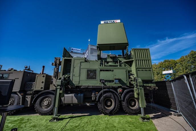 V Česku měl nový radar ReSAURION premiéru na zářijových Dnech NATO. V Česku měl nový radar ReSAURION premiéru na zářijových Dnech NATO.