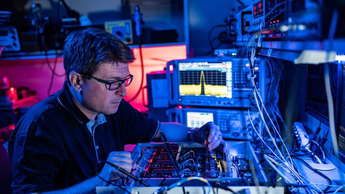 Retia je především technologickou společností. Její primární stránka je výzkum a vývoj. Retia je především technologickou společností. Její primární stránka je výzkum a vývoj.