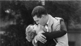 Retro tipy na rande: Jak se flirtovalo ve 30. letech?