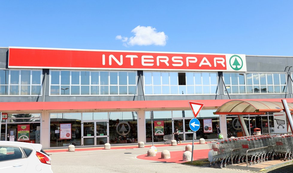 Interspar si oblíbila většina zákazníků, i tak se ale dostal do finančních problémů