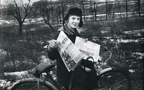 1980 - Jako denní tisk komunistické Rudé právo, a kdyby bylo novinek málo, tak třeba ještě Práci.