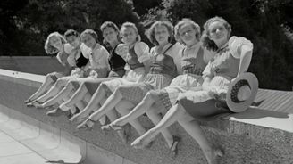 Více než zvětralá bohemka: Proč MDŽ není jen trapný mejdan z personálního Více než zvětralá bohemka: Proč MDŽ není jen trapný mejdan z personálního