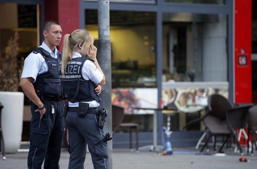 Útok otřásl i zkušenými policisty.