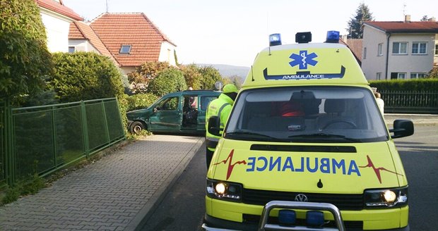 Matka autem na Sušicku srazila synka (†2): Dítě v nemocnici zemřelo