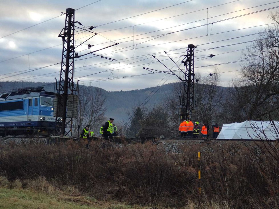 Na kolejích v Řevnicích našli 10. ledna 2020 mrtvého muže, srazil ho vlak.