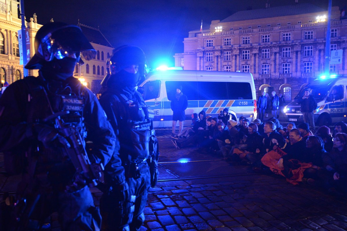 Jen v Praze se včera uskutečnilo téměř třicet demonstrací a shromáždění...