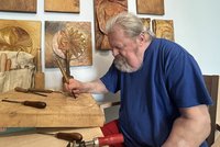 Dřevo vrátilo Ladislava (72) do života: Vyřezává Einsteina