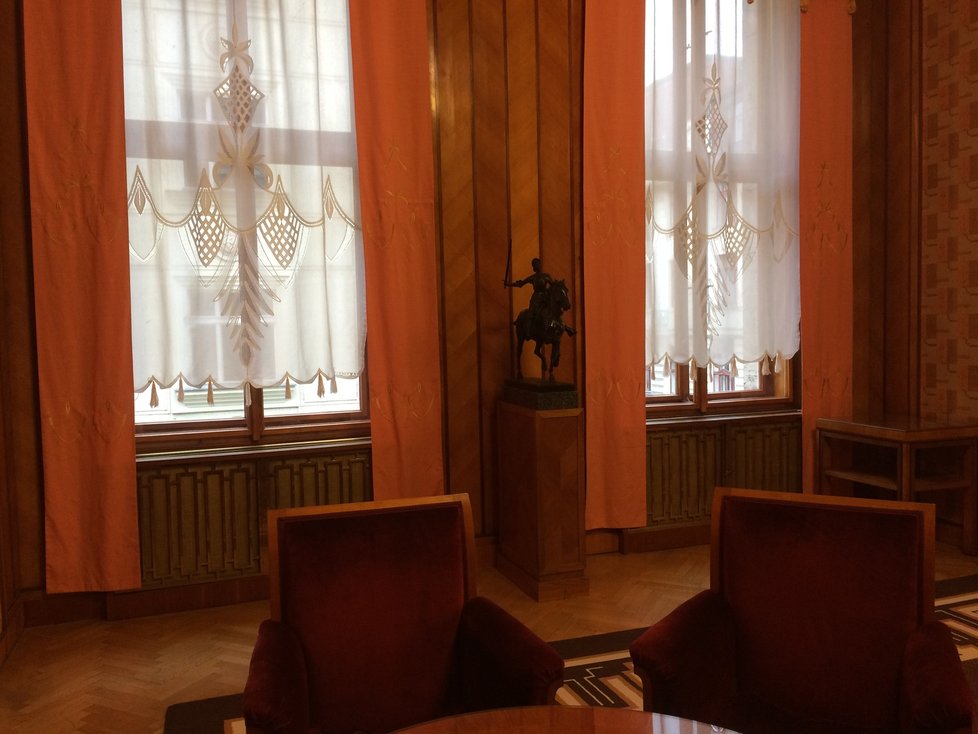 Takto vypadají reprezentační prostory rezidence primátora hlavního města Prahy. Jejich součástí je pak i soukromý apartmán, ve kterém primátoři bydleli.