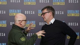 Válka na Ukrajině: Úřadující dánský ministr obrany Lunem Poulsen na Ukrajině s Oleksijem Reznikovem (10.4.2023)