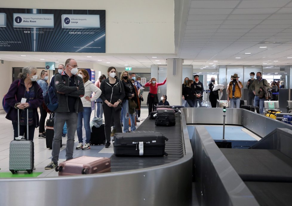 Nizozemští turisté na řeckém ostrově Rhodos (12. 4. 2021)