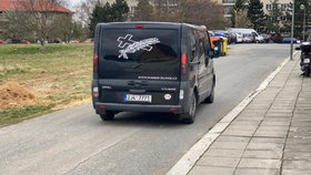 V Říčanech v neděli 29. března náhle zemřela zdravotní sestra, která se v Thomayerově nemocnici staralo o nakaženého taxikáře.