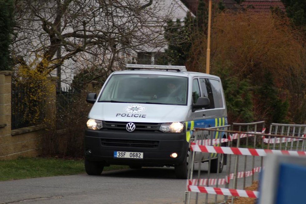 V Říčanech v neděli 29. března náhle zemřela zdravotní sestra, která se v Thomayerově nemocnici staralo o nakaženého taxikáře.