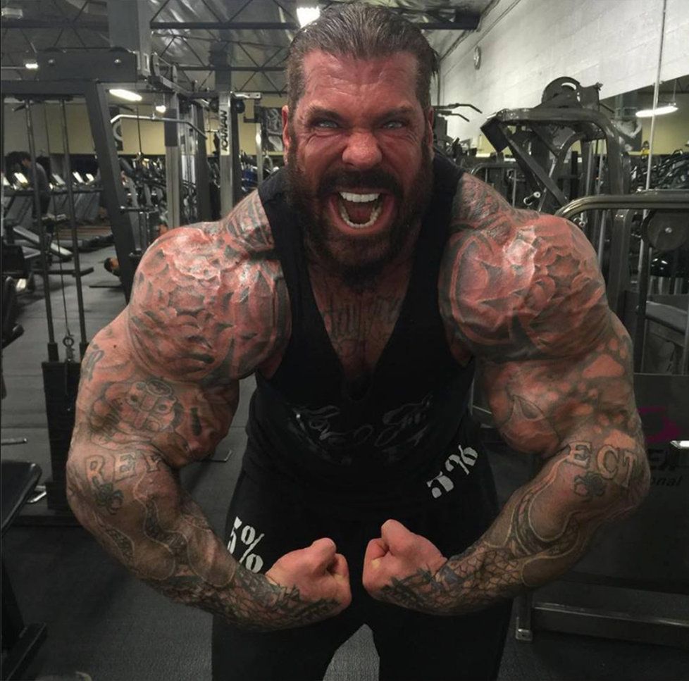 Kulturista Rich Piana (†46) zemřel po dvou týdnech v kómatu. Nikdy se netajil tím, že miluje steroidy.