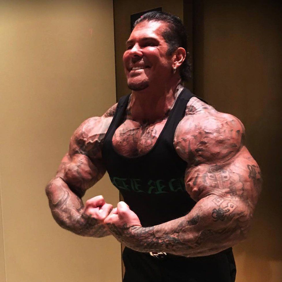 Kulturista Rich Piana skončil v kómatu. Na Instagramu se vždy chlubil svými svaly.