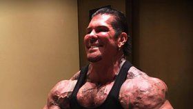 Kulturista Rich Piana (†46) zemřel po dvou týdnech v kómatu. Nikdy se netajil tím, že miluje steroidy.