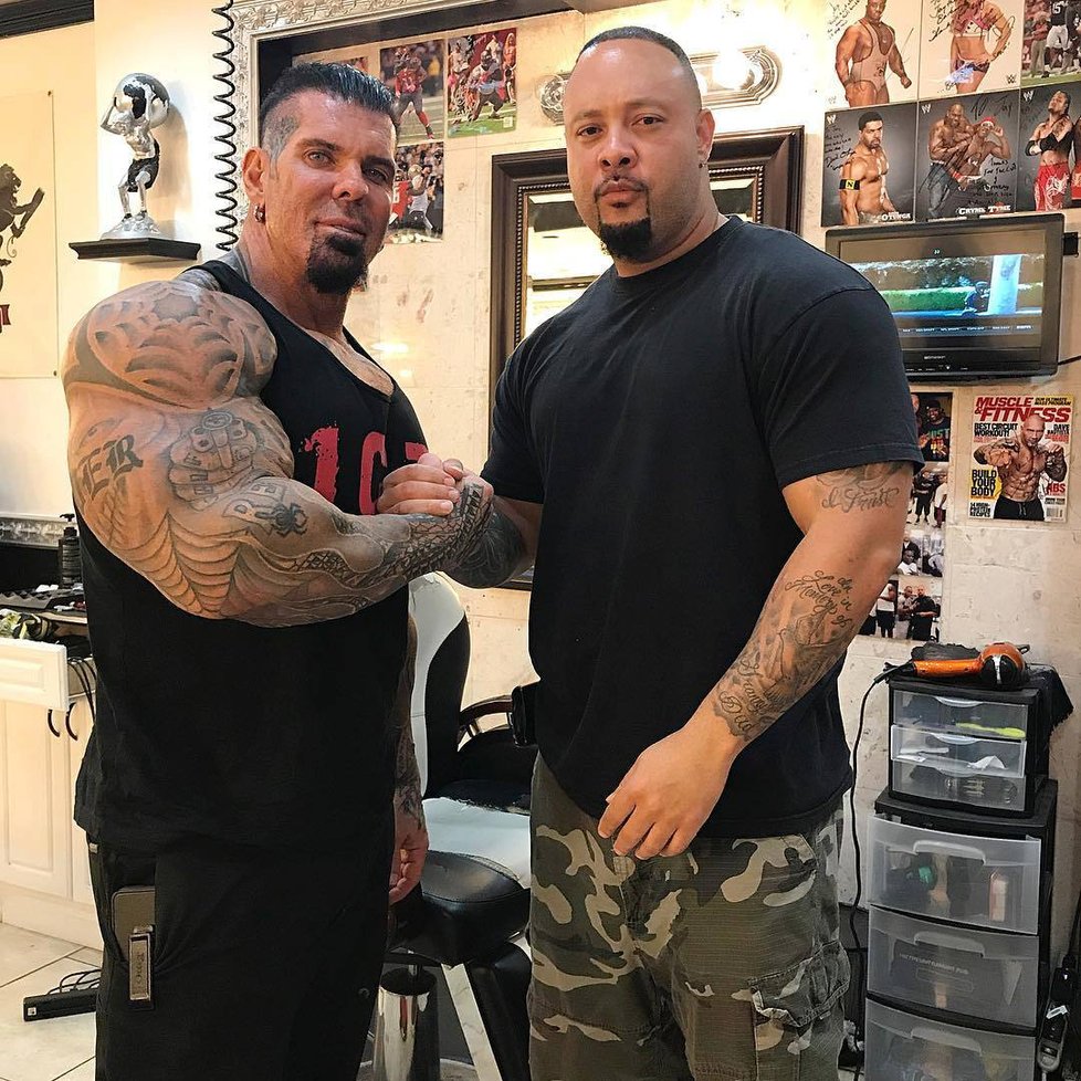 Kulturista Rich Piana skončil v kómatu. Na Instagramu se vždy chlubil svými svaly.