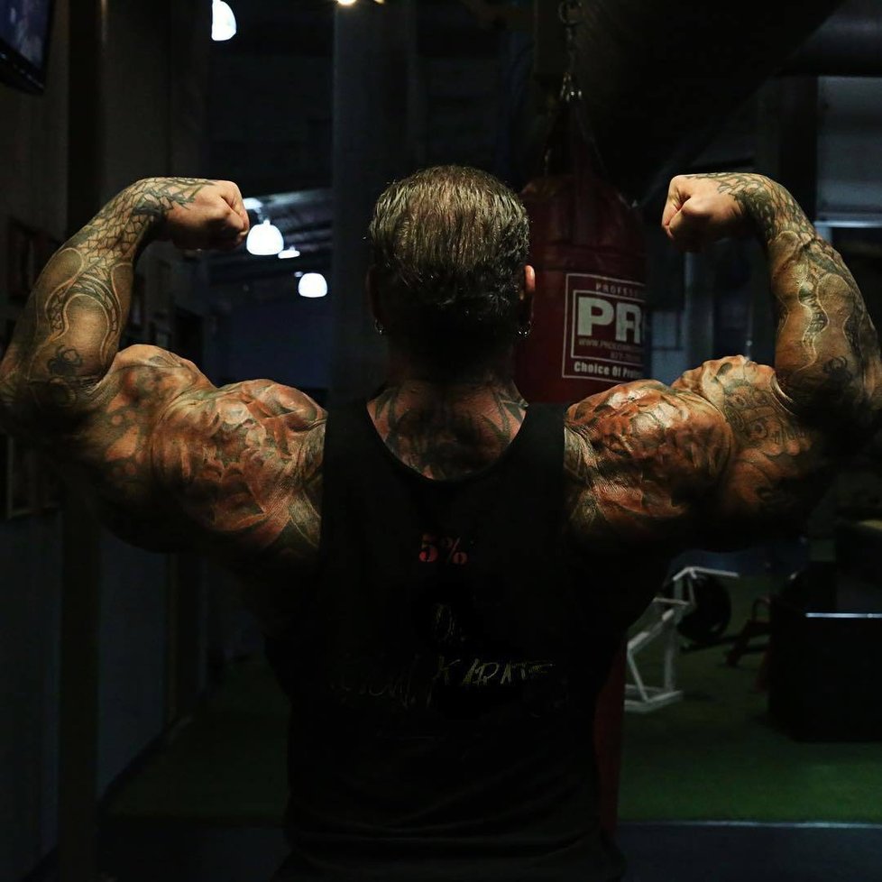 Kulturista Rich Piana skončil v kómatu. Na Instagramu se vždy chlubil svými svaly.