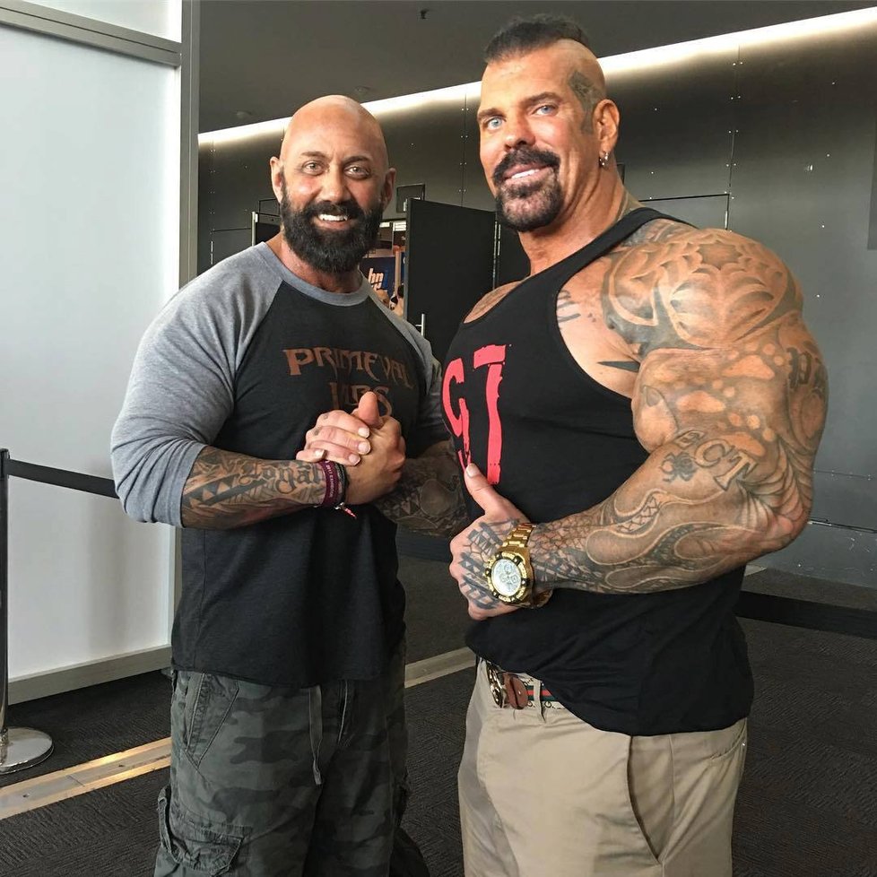 Kulturista Rich Piana skončil v kómatu. Na Instagramu se vždy chlubil svými svaly.