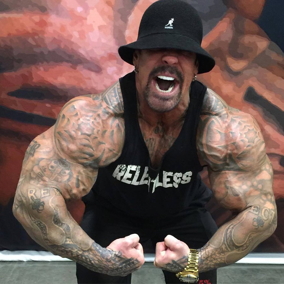 Kulturista Rich Piana skončil v kómatu. Na Instagramu se vždy chlubil svými svaly.