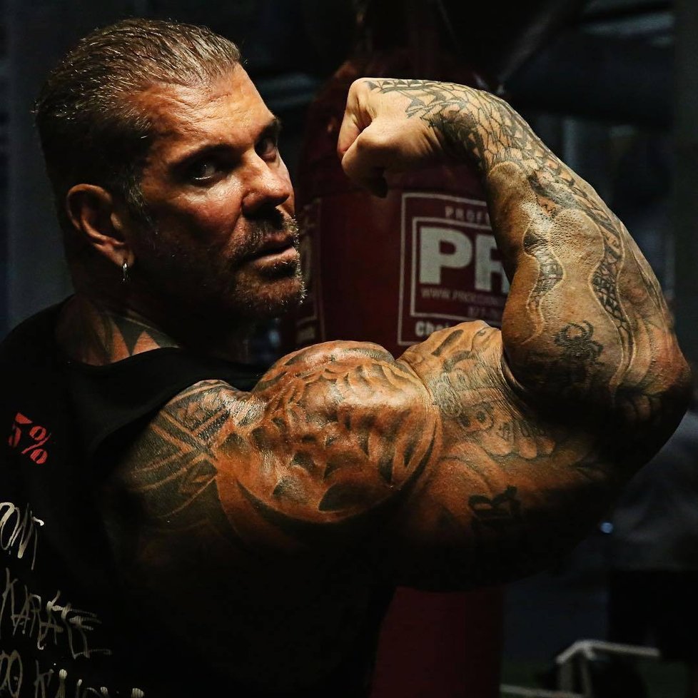 Kulturista Rich Piana skončil v kómatu. Na Instagramu se vždy chlubil svými svaly.