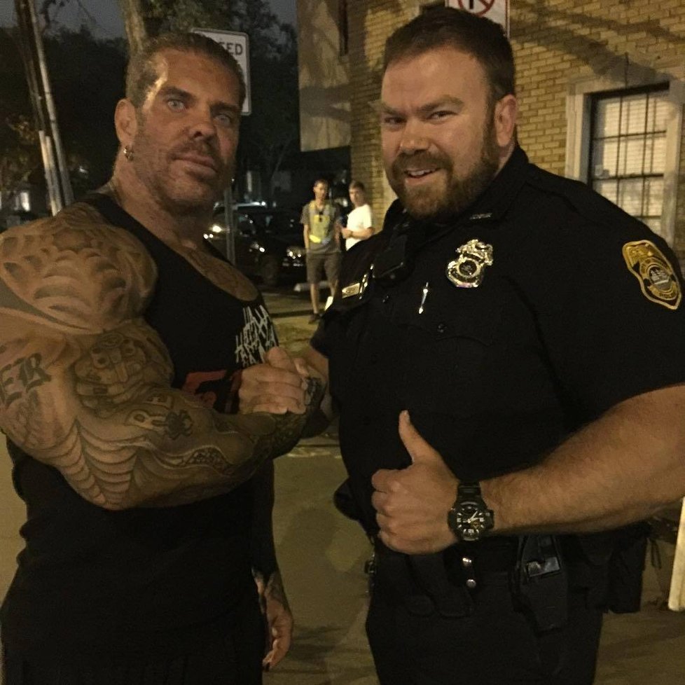 Kulturista Rich Piana skončil v kómatu. Na Instagramu se vždy chlubil svými svaly.