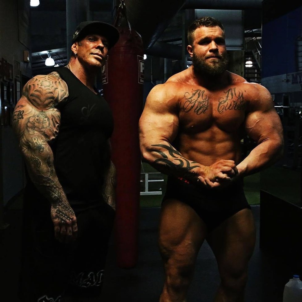 Kulturista Rich Piana skončil v kómatu. Na Instagramu se vždy chlubil svými svaly.