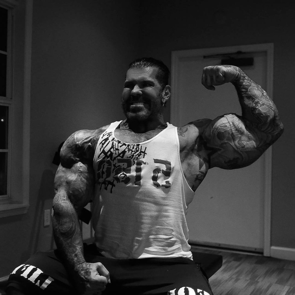 Kulturista Rich Piana skončil v kómatu. Na Instagramu se vždy chlubil svými svaly.