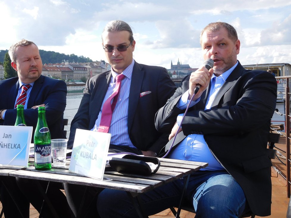 Petr Kubala, generální ředitel Povodí Vltavy (vpravo) na debatě Bez vody nežiju