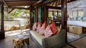Richard Branson využívá Necker Island jako svou soukromou rezidenci, zároveň zde ale vybudoval luxusní rezort, který pronajímá Richard Branson využívá Necker Island jako svou soukromou rezidenci, zároveň zde ale vybudoval luxusní rezort, který pronajímá
