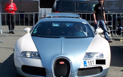Bugatti Veyron je nejluxusnější sporťák na světě.