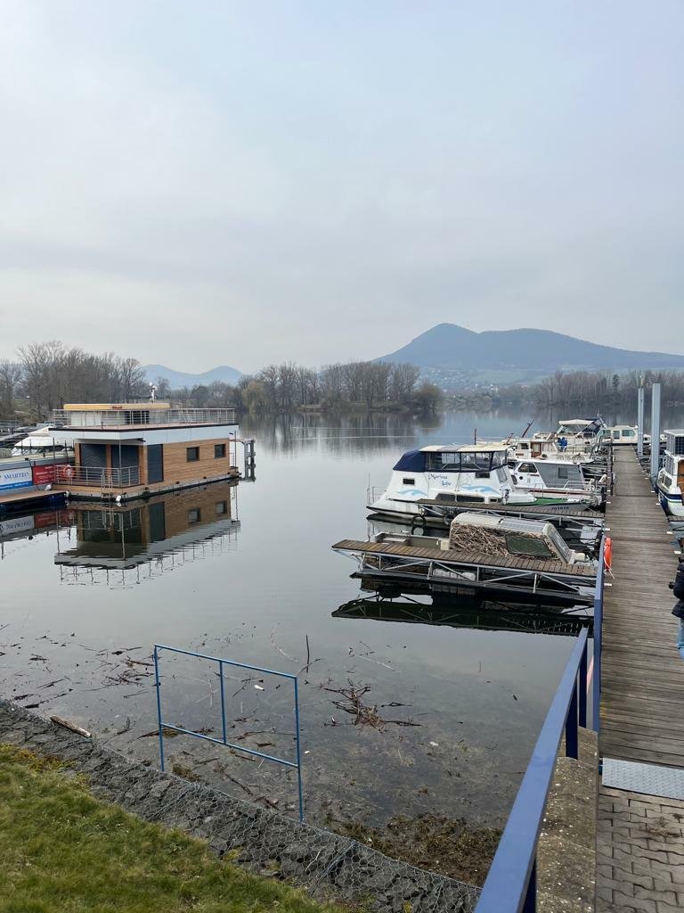 Z houseboatu je neuvěřitelný výhled.