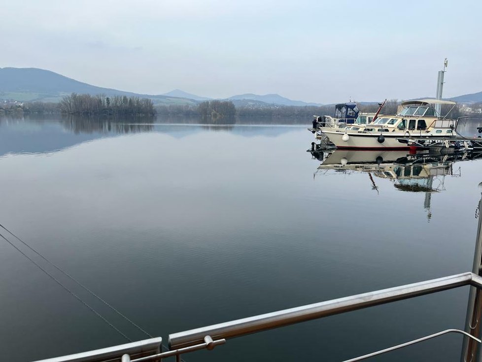 Houseboat je Richardovým letním sídlem.