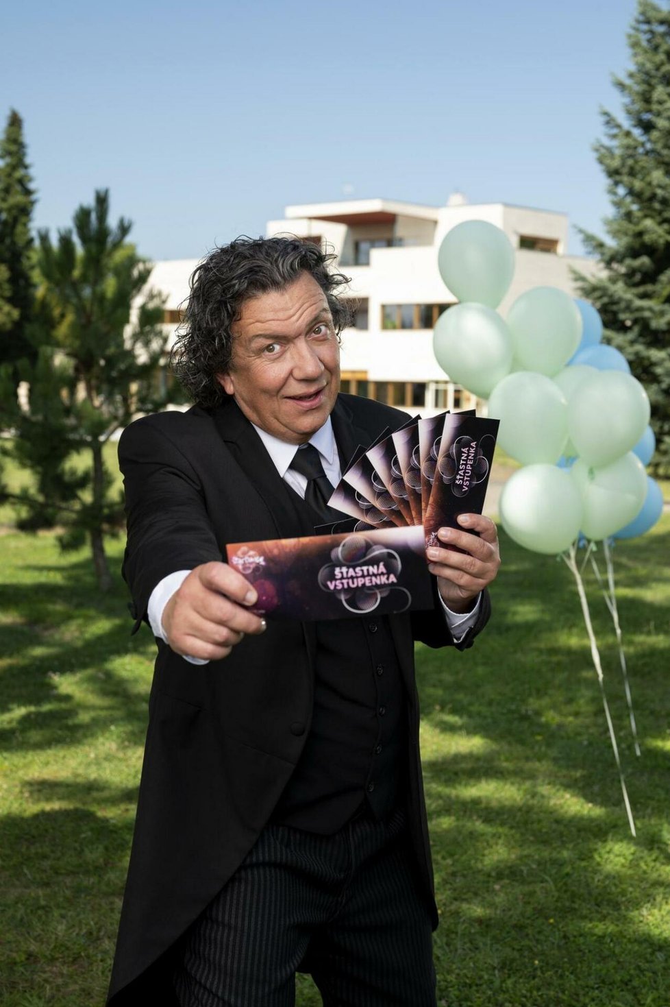 Jan Genzer GALERIE: Porotce StarDance Richard Genzer (57): Nová žena a byt v ...