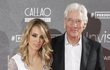 Richard Gere (66) a Alejandra Silva na premiéře Gerova filmu The Time Out of Mind. Jsou zamilovaní až po uši, co na tom, že je od sebe děli 34 let!