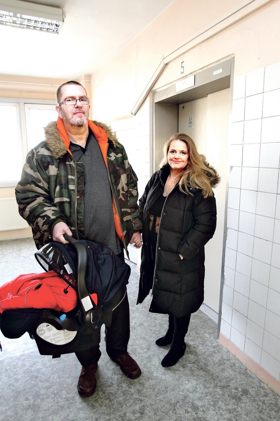 Šťastní rodiče Richard Müller s Vandou Wolfovou si odvezli svého syna domů.