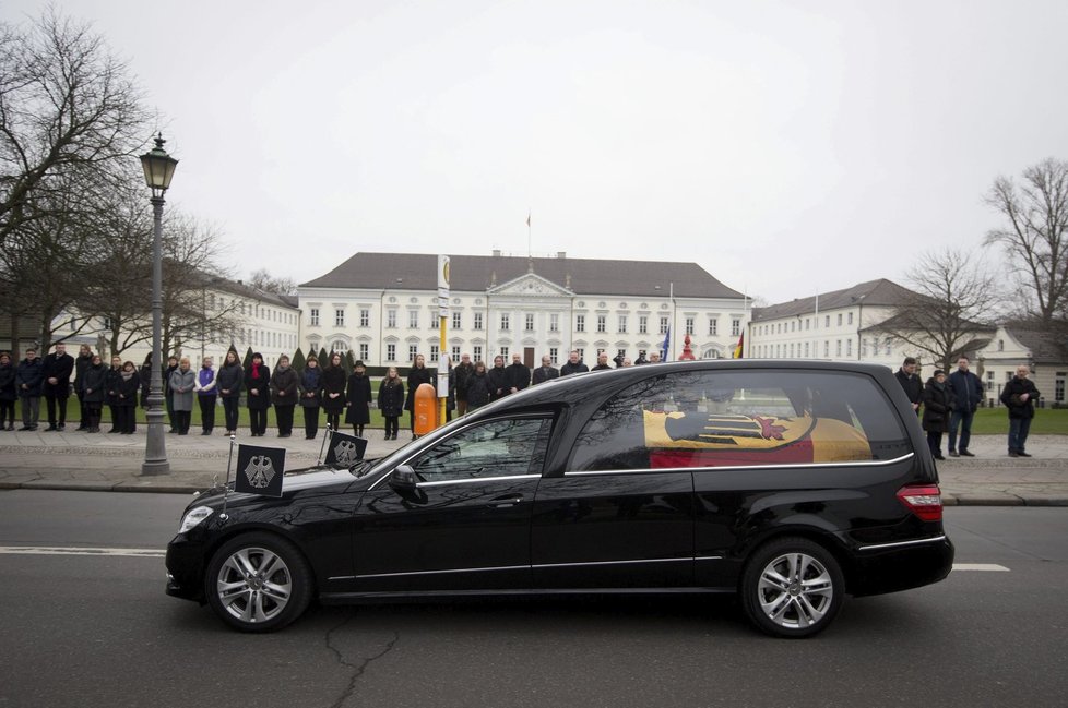 Pohřeb Weizsäckera v Berlíně: Rakev s německým exprezidentem