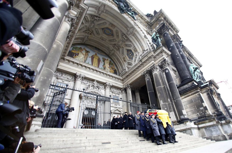 Pohřeb exprezidenta Weizsäckera v Berlíně: Bývalá německá hlava státu zemřela v 94 letech.