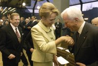 Gentleman a Havlův prezidentský učitel, vzpomíná Vondra na zesnulého Němce