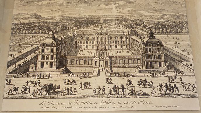 Richelieu: Největší atrakcí města postaveného slavným francouzským kardinálem je zámek, který vlastně neexistuje