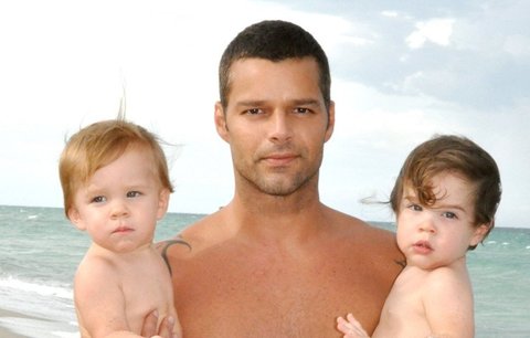 Děvčata i hoši zapláčou, Ricky Martin (40) se žení