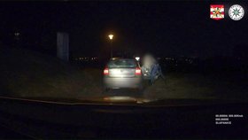 Konec noční honičky v ulicích Líšně. Šofér bavoráku si zadělal na problém, odmítl testy na drogy i alkohol.