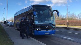Policisté díky svědkům zadrželi řidiče autobusu, který vezl turisty pod vlivem návykové látky.