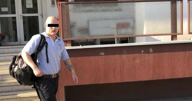 Policisté v Holešovicích narazili na zfetovaného řidiče MHD.