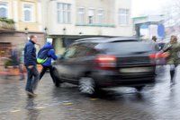 Řidič najel s autem záměrně do chodců a šest jich zabil: Policie ho zastřelila