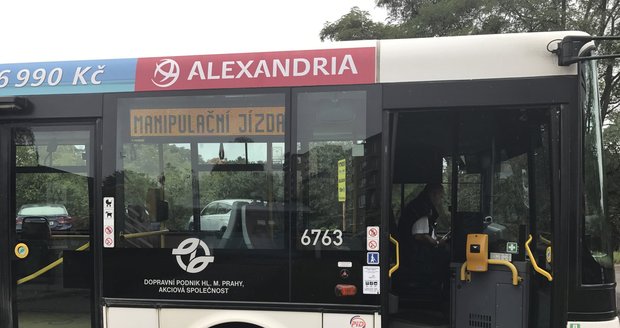 Na Spořilovské napadl cestující řidiče autobusu MHD.