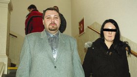 Petr Hroch se chystá do vězení, manželka (23) mu byla vždy oporou, přesto se s ní kvůli svým dluhům rozvádí