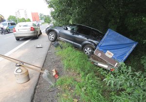 Řidička v Sušici usnula za volantem a nabourala odstavené auto.