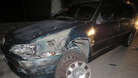 Na zaparkovaném Peugeotu způsobila řidička škodu ve výši 20 tisíc korun.