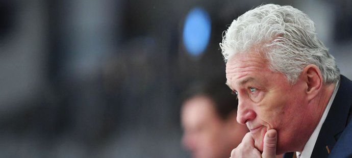 Miloš Říha musí krátce před hokejovým šampionátem řešit nepříjemné starosti