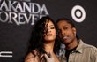 Rihanna a rapper A$AP Rocky na premiéře filmu Black Panther: Wakanda Forever